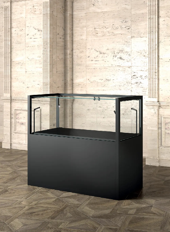 Vitrine d'exposition muséographique MU/120FTMVA - éclairage LED, serrure et tablette intégrée_0
