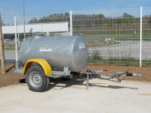 Tonne à eau 500 L en location - citerne tractable pour transport et stockage d'eau sur chantiers non raccordés_0