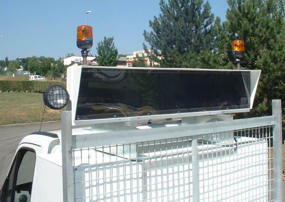 Ensemble de toit pour véhicules de chantier - Carénage sur châssis métallique avec PMV et triangle AK5 à LED_0