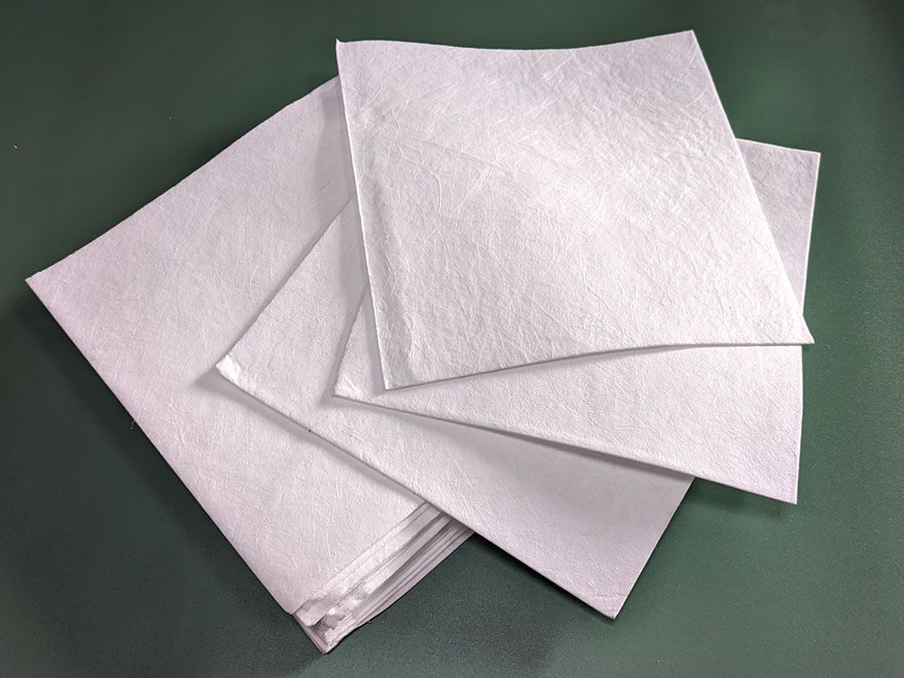 Feuille absorbante pour hydrocarbures 30cm x 30cm - Fibre de polypropylène - Réf. FH 200-3030 - Sac de 200 feuilles_0