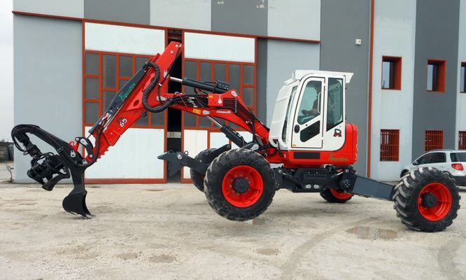 R653 Big Foot-Forester - Pelle araignée innovante avec moteur Kubota 3800 cm³, 115 Hp et système hydraulique performant_0
