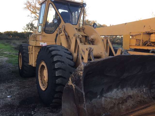 Chargeuse sur pneus caterpillar 966 b_0