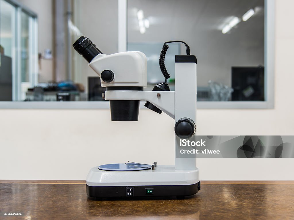 Microscope optique professionnel idéal pour la recherche, l'enseignement et les laboratoires - C2M Technology_0