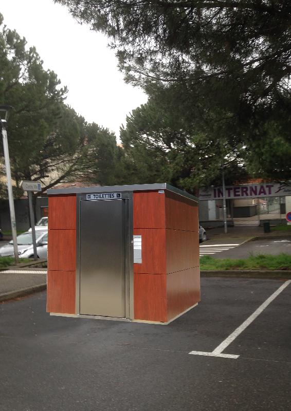 Toilette automatique - réf. 2054 - cabine PMR avec finition Trespa et local technique_0