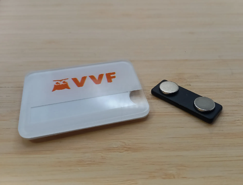 Badge hautement personnalisable BADASS_0