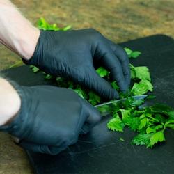 Thouy Gants nitrile noir non poudré taille M par 100 - 5010699525581_0