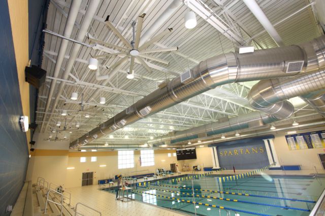 Ventilateur Big Ass Fans - IP66 - Pour piscines couvertes - Diamètre 3,60m à 7,30m - Économies de chauffage et réduction de corrosion_0