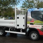 Marquage véhicule - Techniques signalétiques personnalisées pour intérieur et extérieur_1