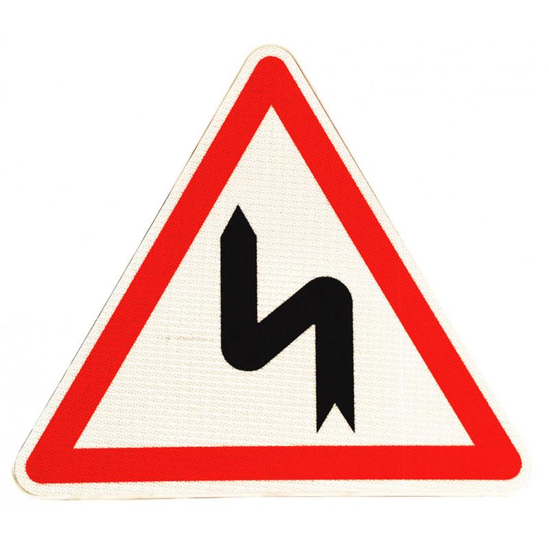 Panneau de danger A1D - Succession de virages dont le 1er est à gauche, ultra-résistant aux chocs et aux températures extrêmes_0