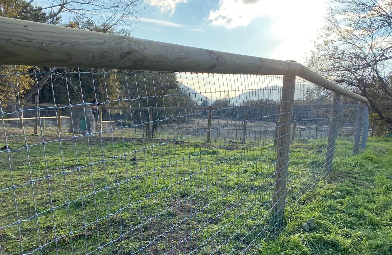 Clôture bois Sérénité pour chevaux - Horse Stop - hauteur 160 cm - grillage FASTLOCK - ref. Klf150_0