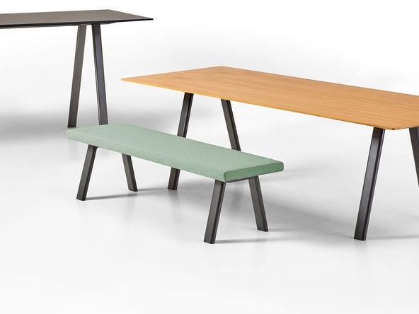 Banc design et robuste Plania de Inclass pied métallique personnalisable déplaçables et assise tissu_0