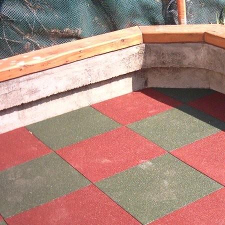 Dalle amortissante - revêtement de sol souple pour aires de jeux extérieures - anti-dérapante et drainante_0
