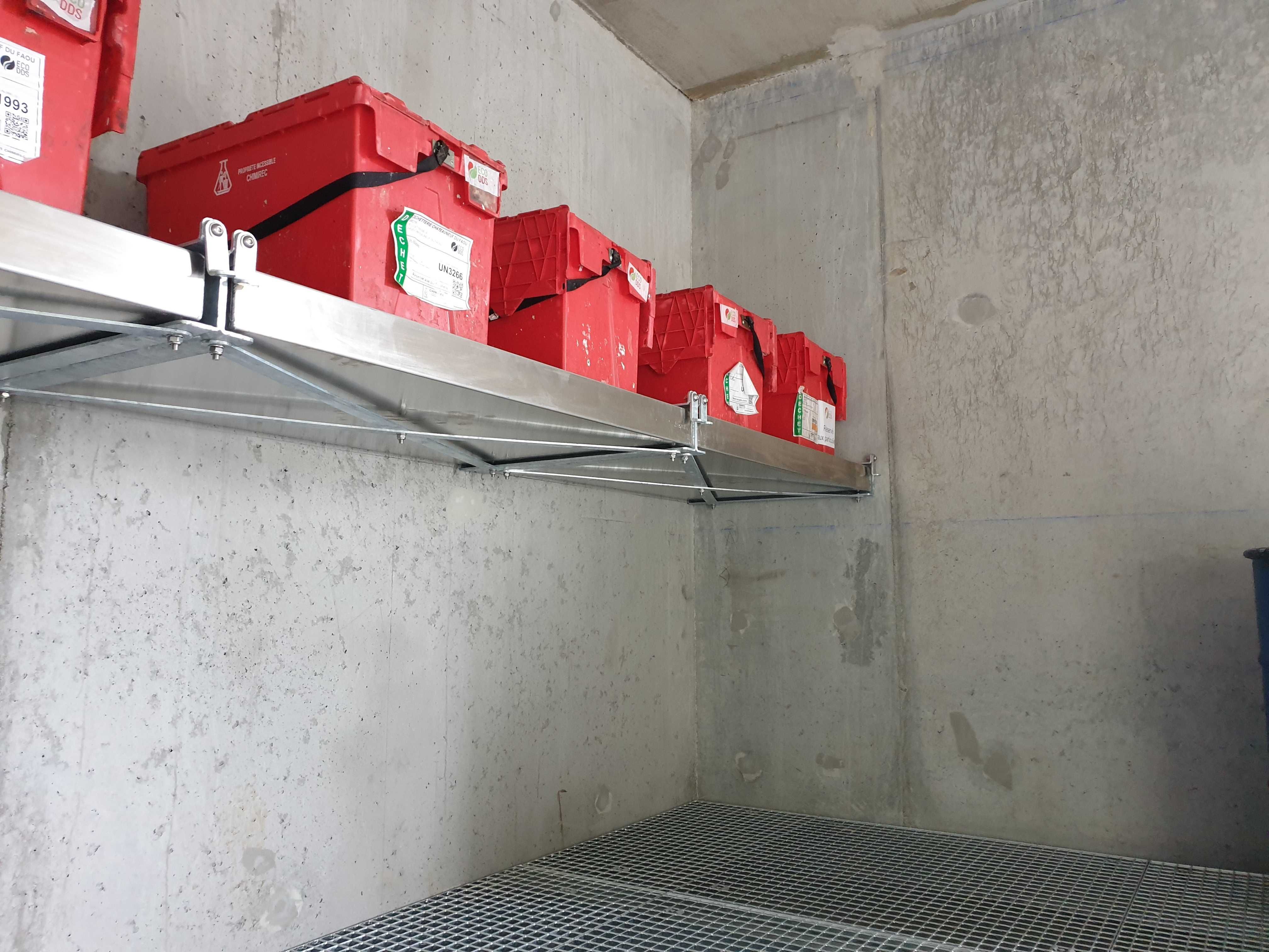 Étagère avec rétention - bacs en aluminium - conformité arrêté 4 octobre 2010 - fabrication française écoresponsable_1