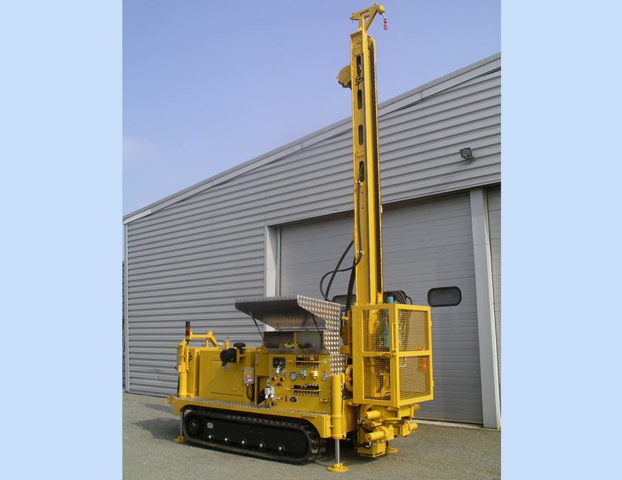 Sondeuse autonome hydraulique sur chenilles Perkins diesel, 84 cv - géotechnique_0