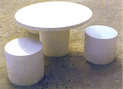 TABLE PIQUE NIQUE EN BÉTON 