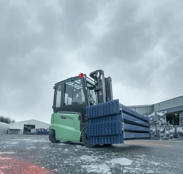 Location courte durée - Chariot élévateur électrique Mitsubishi 2500 kg, 4 roues, 80 V - EDIA EX FB25N_1