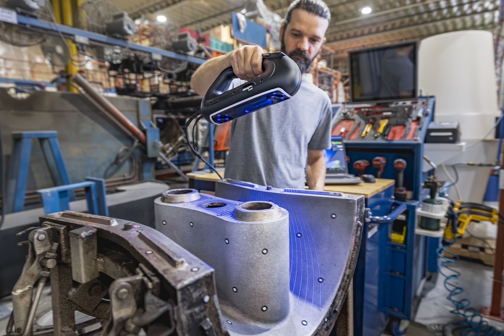 Scanner 3D professionnel éprouvé et fiable - HandySCAN 3D|Série PRO_0