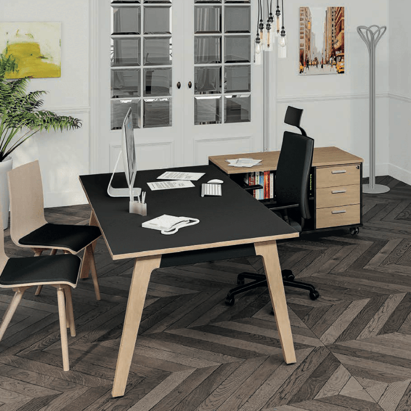 Bureau de direction design unique et chaleureux - Woody Manager - Burocéan - avec vérins de mise à niveau et piétement en bois moulé_0