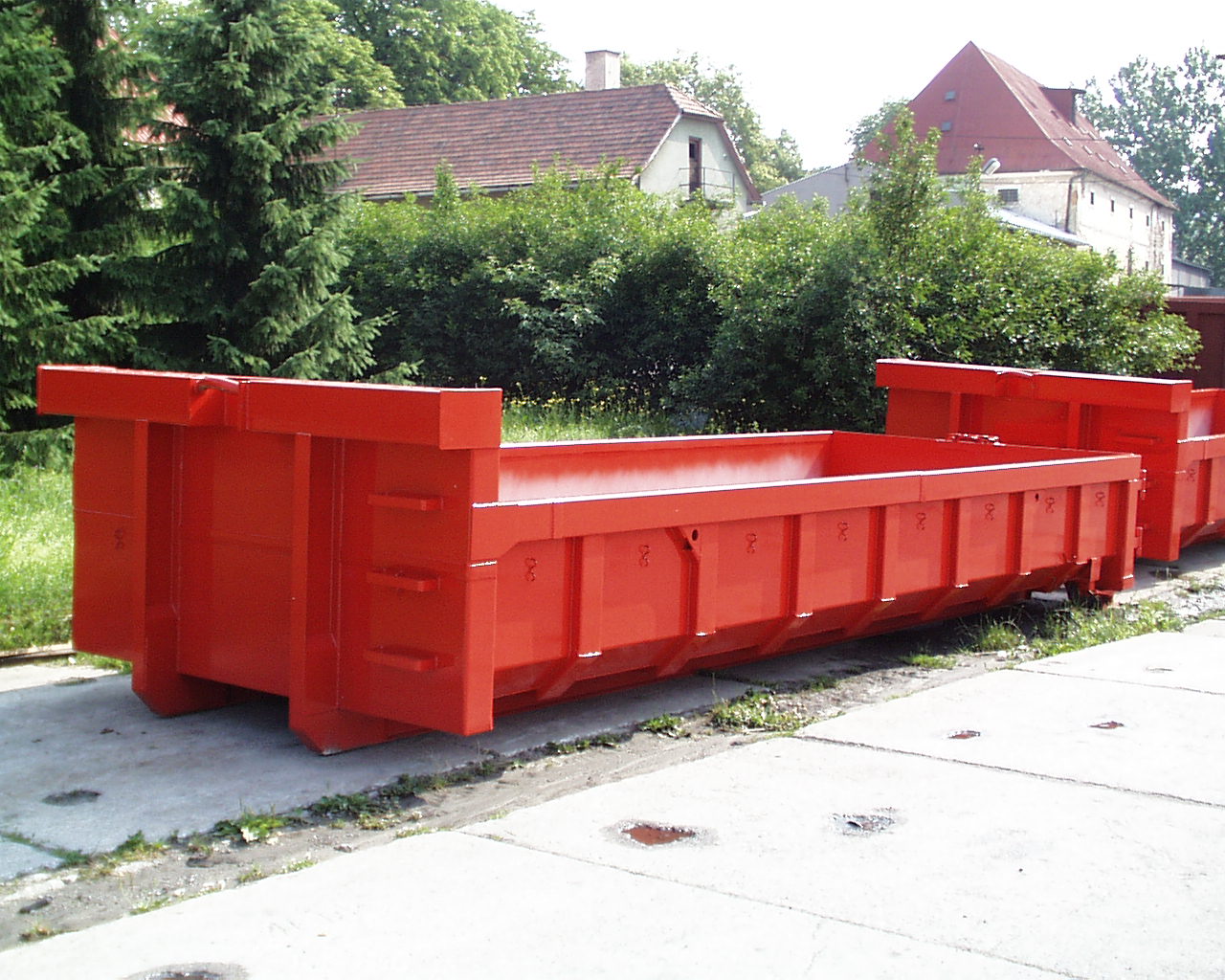 Benne métallique pour déchets
