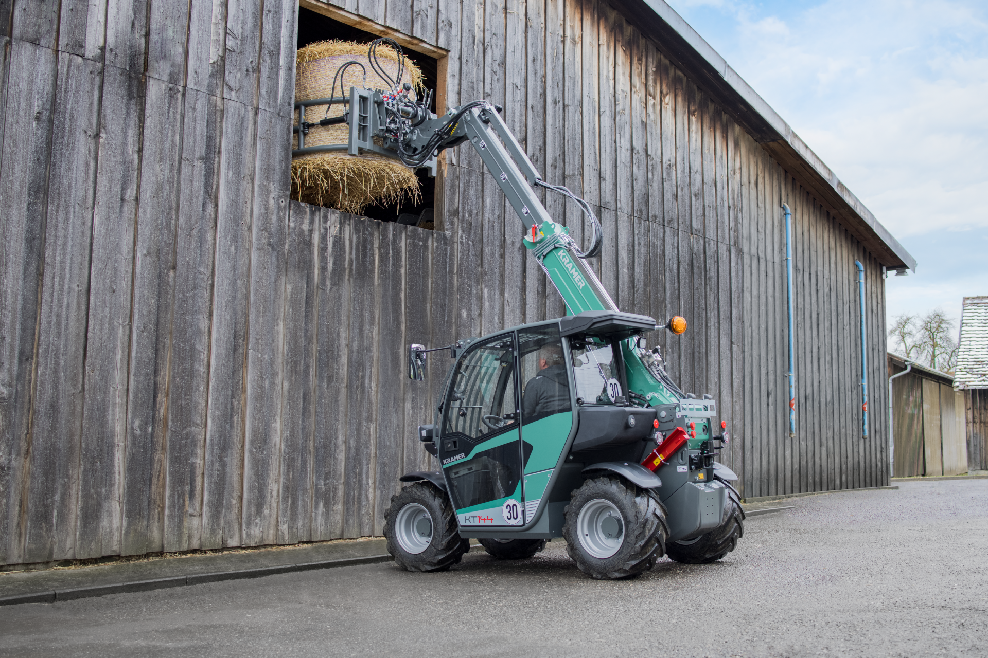 Chariot télescopique avec une hauteur de levage 4,5 m, une capacité de gerbage de 1 450 kg pour l'agriculture - kramer KT144_0