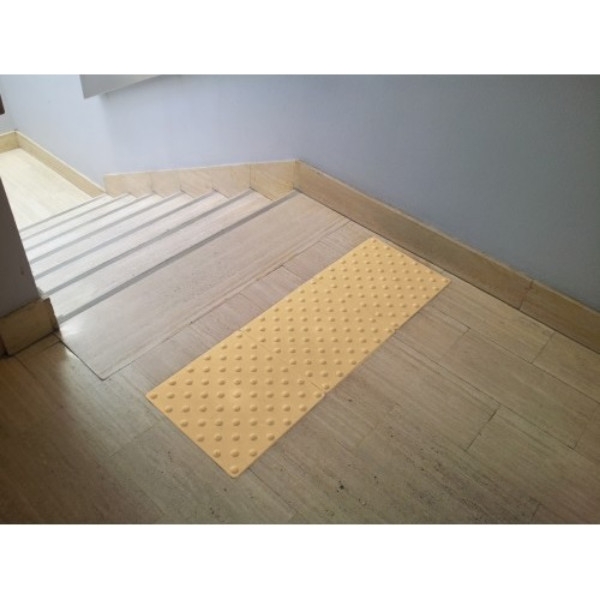 Dalle podotactile en polyuréthane 420x825 mm - adhésive pour usage intérieur - coloris au choix_0