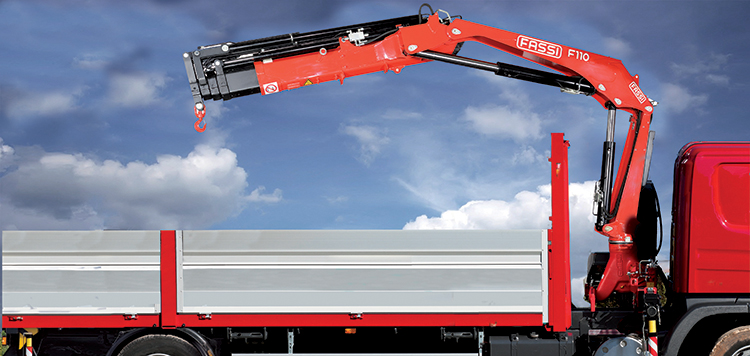 Grue auxiliaire Fassi F110B.0 Active - capacité de levage jusqu'à 9,9 tm - bras hydraulique jusqu'à 16,60 m avec jib - rotation 410°_0