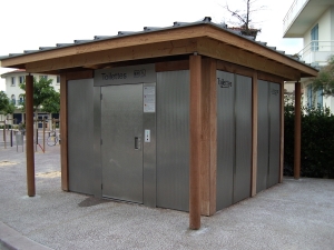 Toilette préfabriquée multiple - formes variées - revêtements extérieurs personnalisables - structure béton garantie 10 ans_0