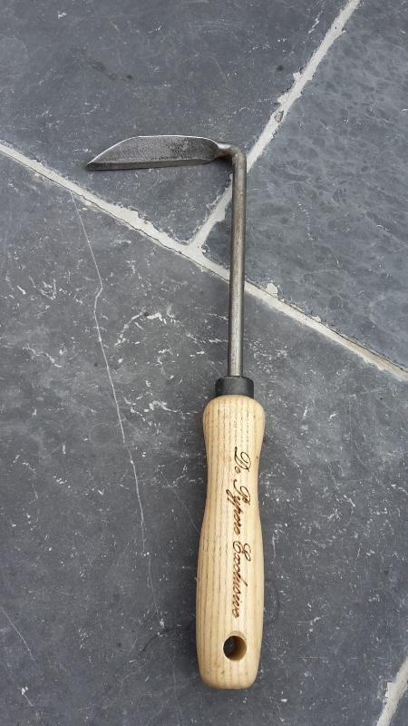 Désherbeur manuel Cape Cod - lame courbe en acier carbone forgé - manche ergonomique en frêne FSC_0