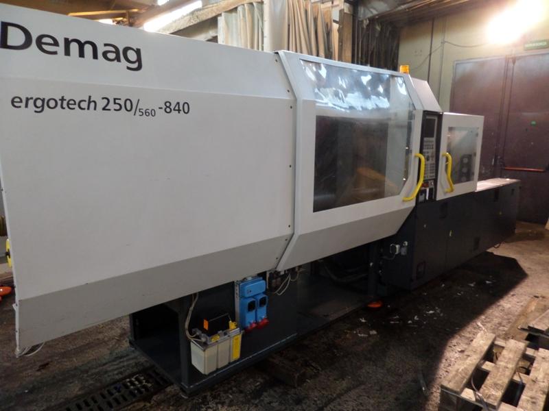 Presse a injecter 250t demag (vendu)_0