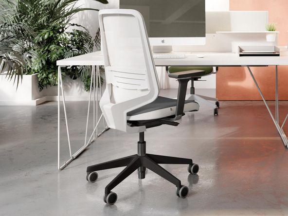 Siège de bureau ergonomique Dot.Pro de Forma 5 - système synchro motion, assise tapissée, dossier résille_0