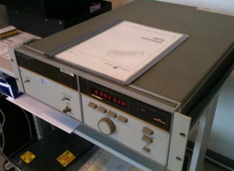 8671A - Générateur de signaux - Keysight Technologies (Agilent / HP) - 2GHz à 6.2GHz - Excellent stabilité et pureté spectrale_0