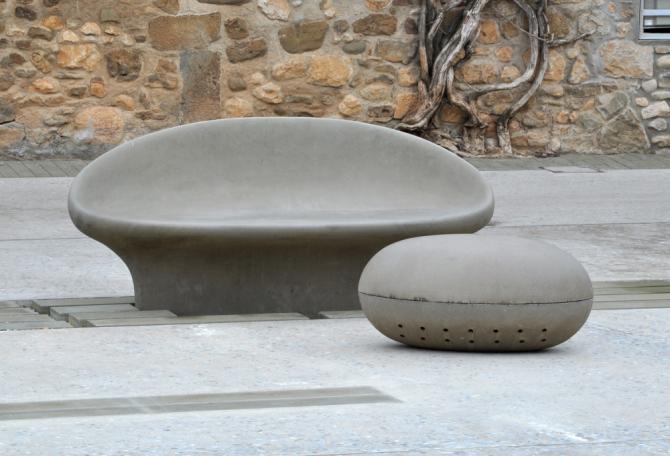 Banc en béton Olive - Banc en béton forme ellipse en hommage à l'olivier - Blanc et gris - Disponible en plusieurs coloris_0