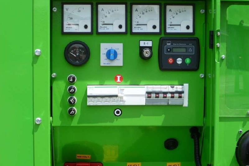 Groupe électrogène industriel 105 KVA - grande autonomie - moteur PERKINS diesel - réservoir 665 litres_0