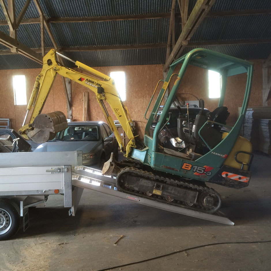 Remorque porte-engins double essieux - dimensions 253x152 cm - PTAC jusqu'à 2000 kg_1