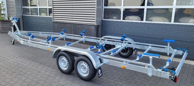 8m40-2m55 - 2x1350 kg - 2700 kg - VLEMMIX - Remorque Porte-Bateau_0
