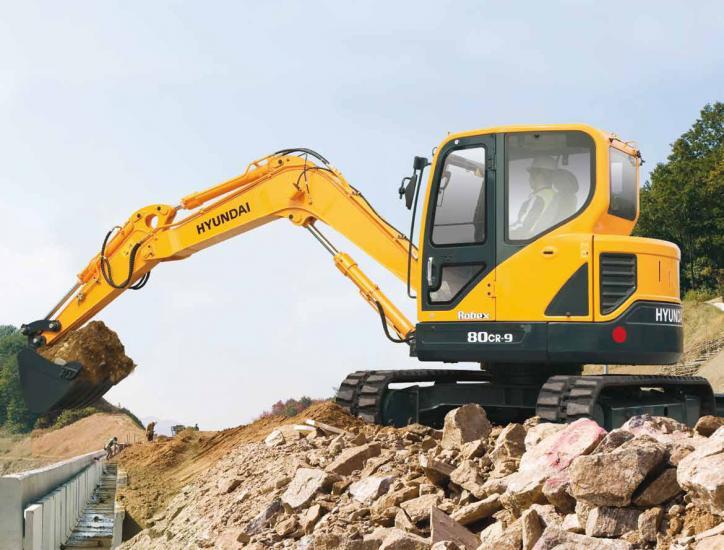 Mini-pelle Hyundai R80CR-9 - compacte et performante_0