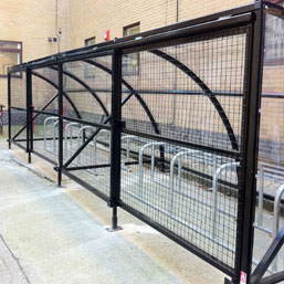 Abri vélo fermé pour 20 vélos - bardage en polycarbonate - râteliers galvanisés_0