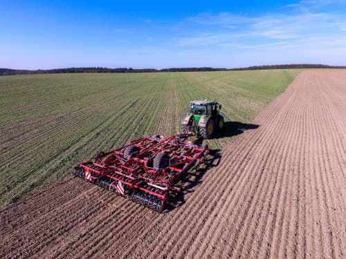 Turbo T i-Tiller - cultivateur agricole Kverneland - 5 rangées de dents, contrôle ISOBUS et Dynamic Traction Control_0