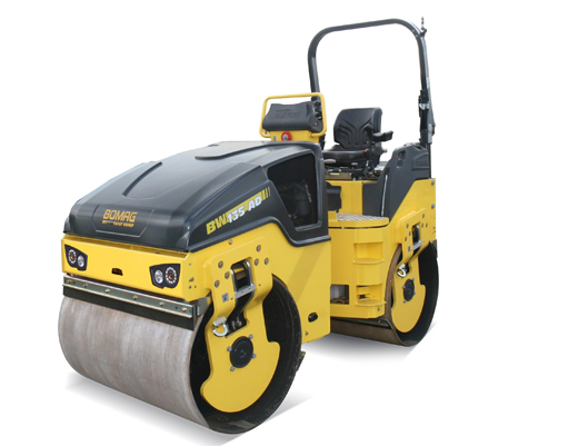 Rouleau compresseur virant autoporté 1350 mm Bomag 3t5 BW135AD_0
