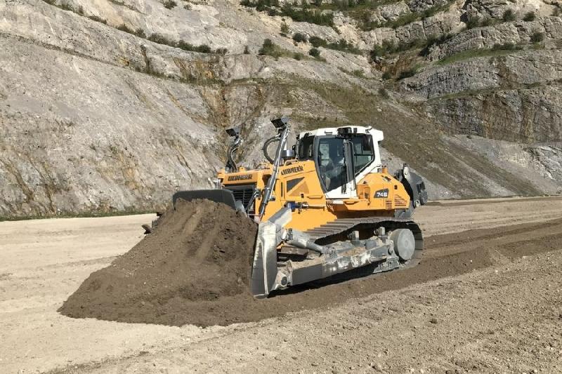 Bouteur Liebherr PR 746 G8_0