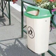 Poubelles et corbeilles publiques universelles - plastique - 50L - fixation murale ou sur potelet_0