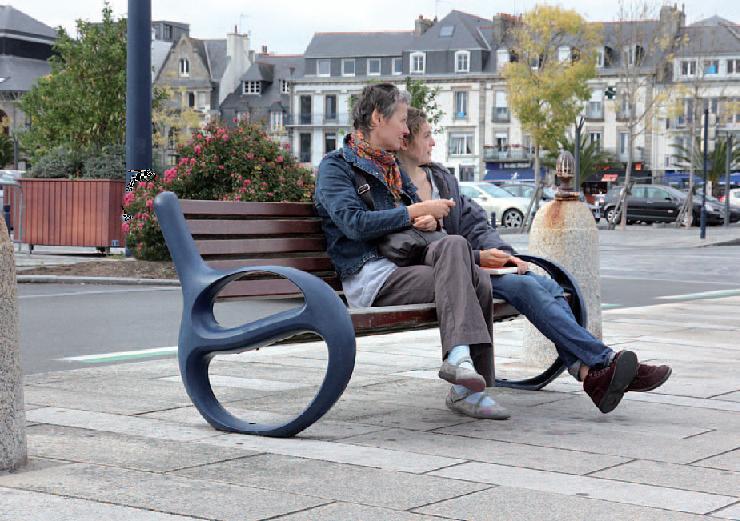 BANC EN BOIS ET FONTE 
