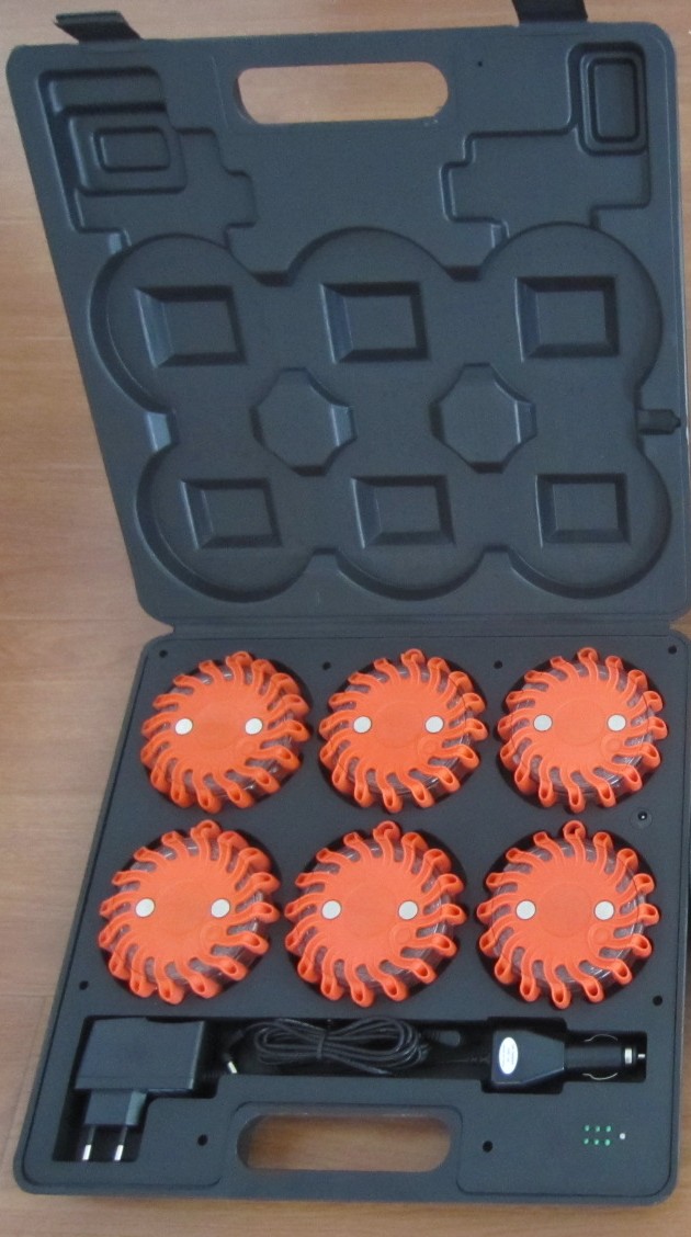 Mallette de 6 balises de signalisation à leds rechargeables (Orange ou Bleu)_0