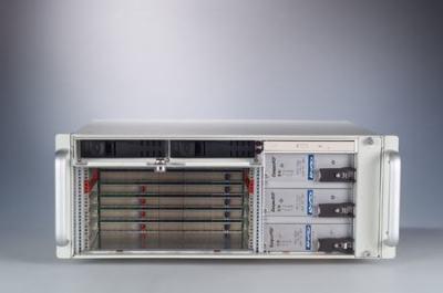 Châssis pour cartes CompactPCI - 4U CPCI enclosure avec baie HDD, TP B/P, sans PSU R2 - Référence MIC-3043E2E_0