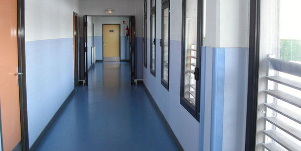 Protection des angles - Cornière sur platine aluminium - Haute résilience pour fort trafic_0