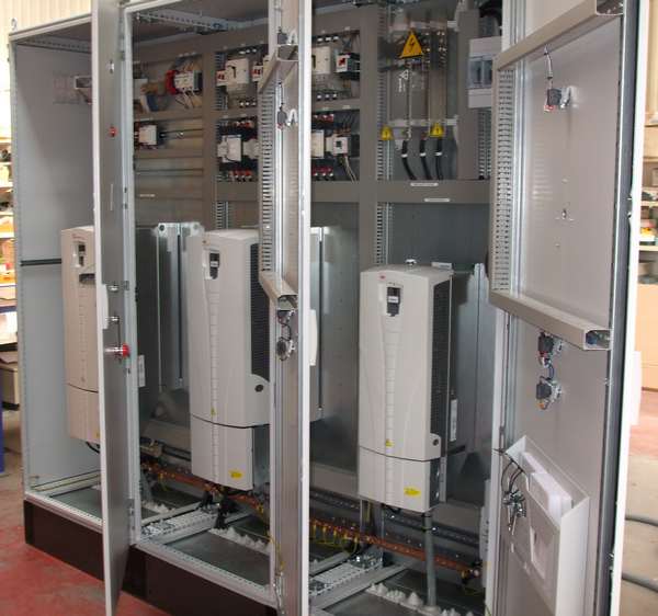 Armoire électrique - Coffrets et armoires de puissance ou de commande pour divers domaines industriels_0