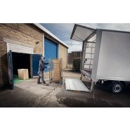 Fc500 - hayon élévateur Hiab Zepro - levage 500 kg - solution tout-en-un à conception intégrée_0