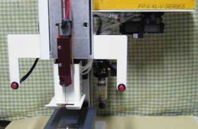 Machine de fixation d'étiquettes cavalières - attaches plastiques pour chaussettes et linge de maison - épaisseurs fines et moyennes_0
