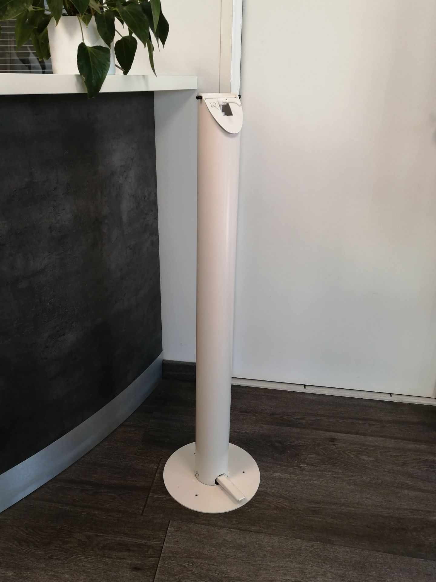 Distributeur de gel hydroalcoolique sans contact_1