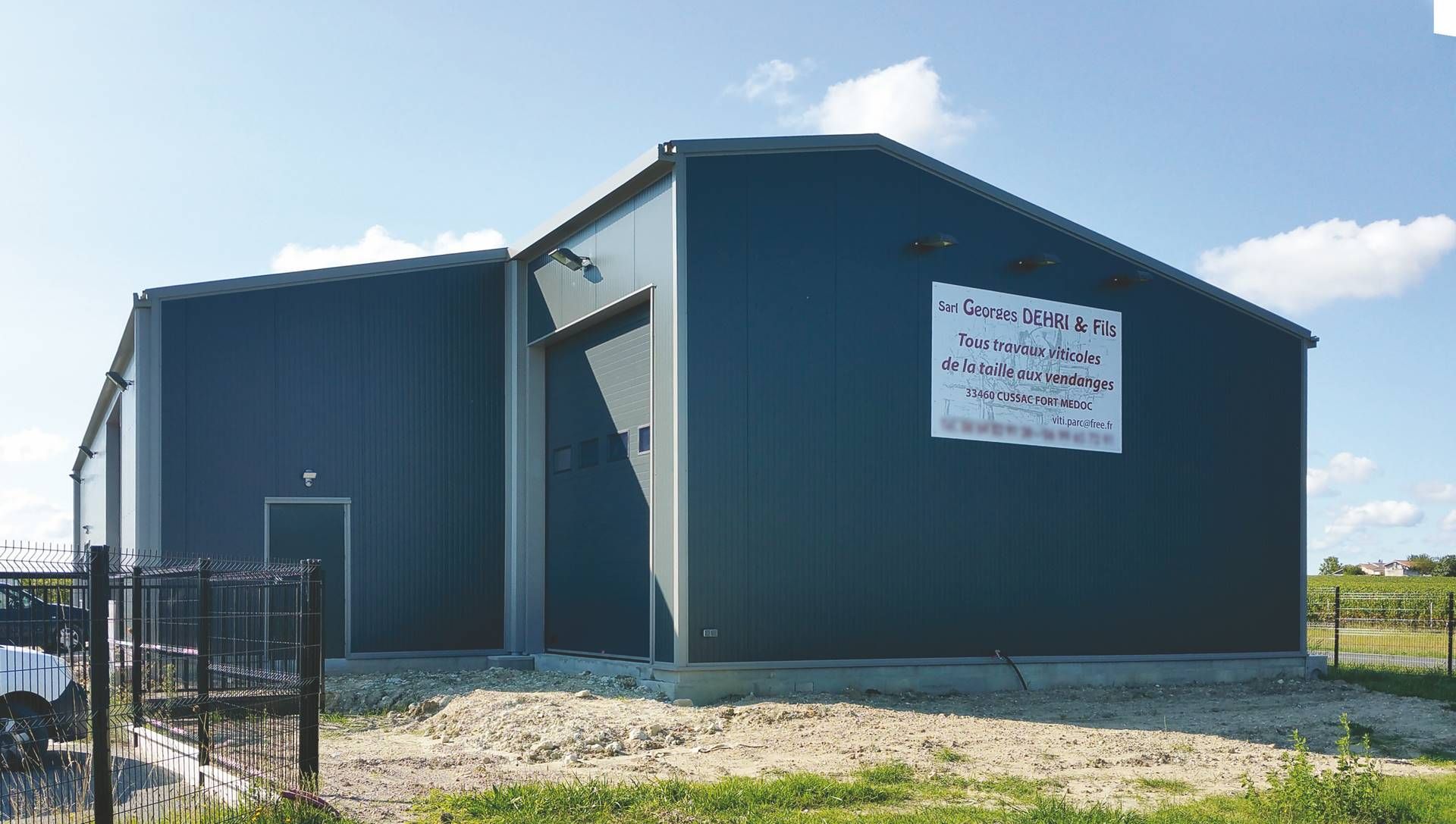 Hangar de stockage en construction métallique pour activité agricole, aménagée avec bureau et mezzanine - Dimensions 100 m2 à 10 000 m2_0